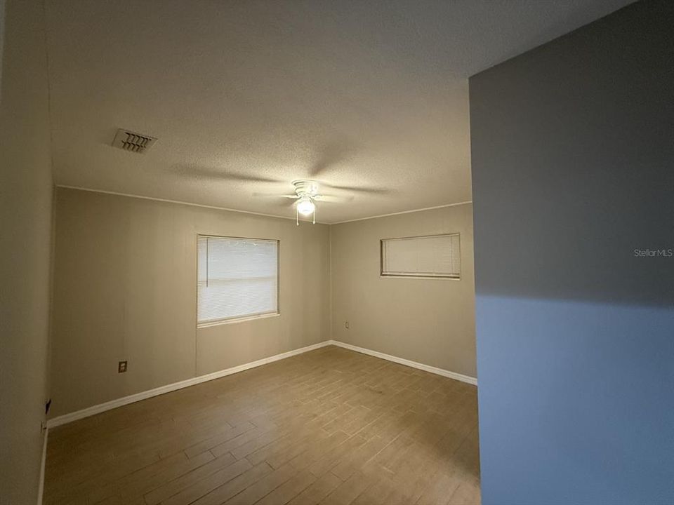 На продажу: $240,000 (3 спален, 2 ванн, 1118 Квадратных фут)