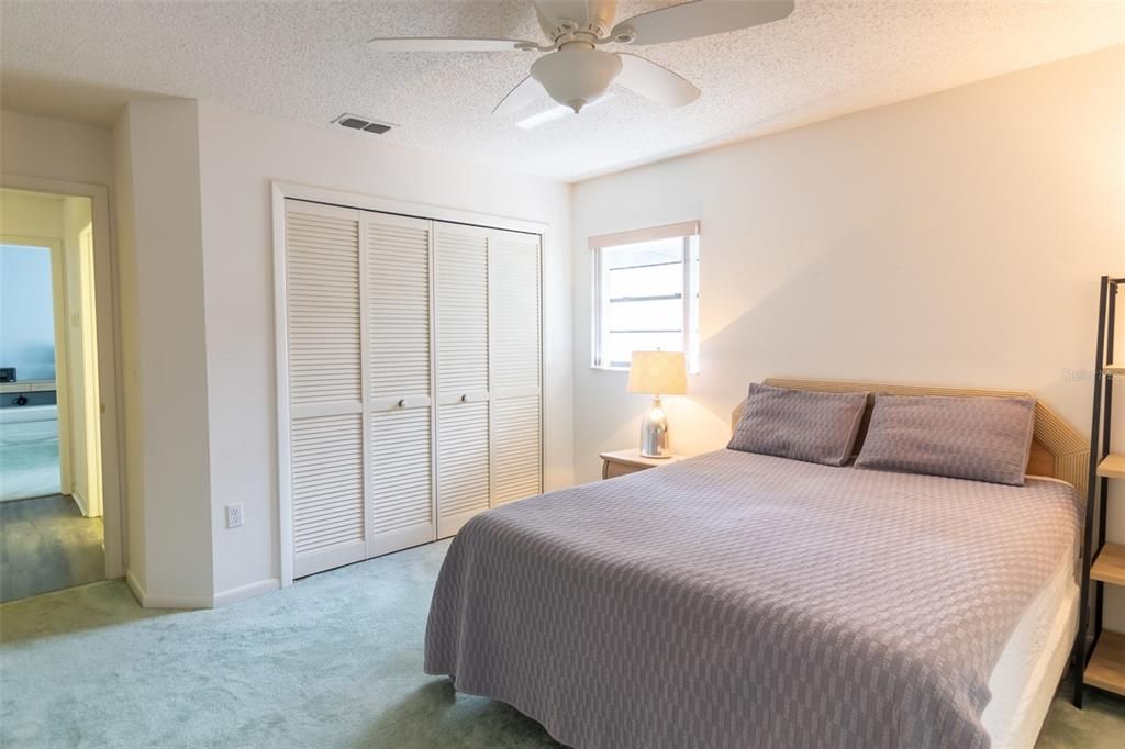 合同活跃: $345,000 (3 贝兹, 2 浴室, 2133 平方英尺)