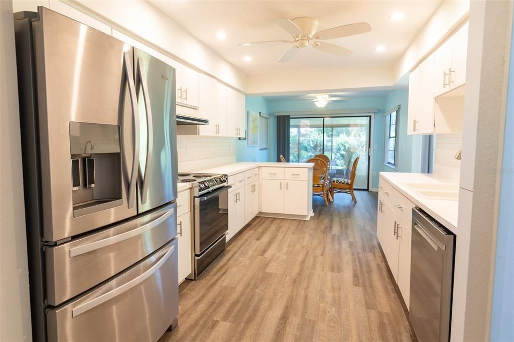 合同活跃: $345,000 (3 贝兹, 2 浴室, 2133 平方英尺)