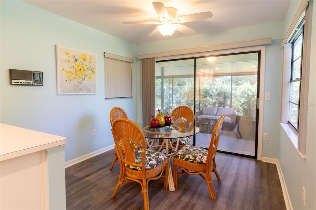 合同活跃: $345,000 (3 贝兹, 2 浴室, 2133 平方英尺)