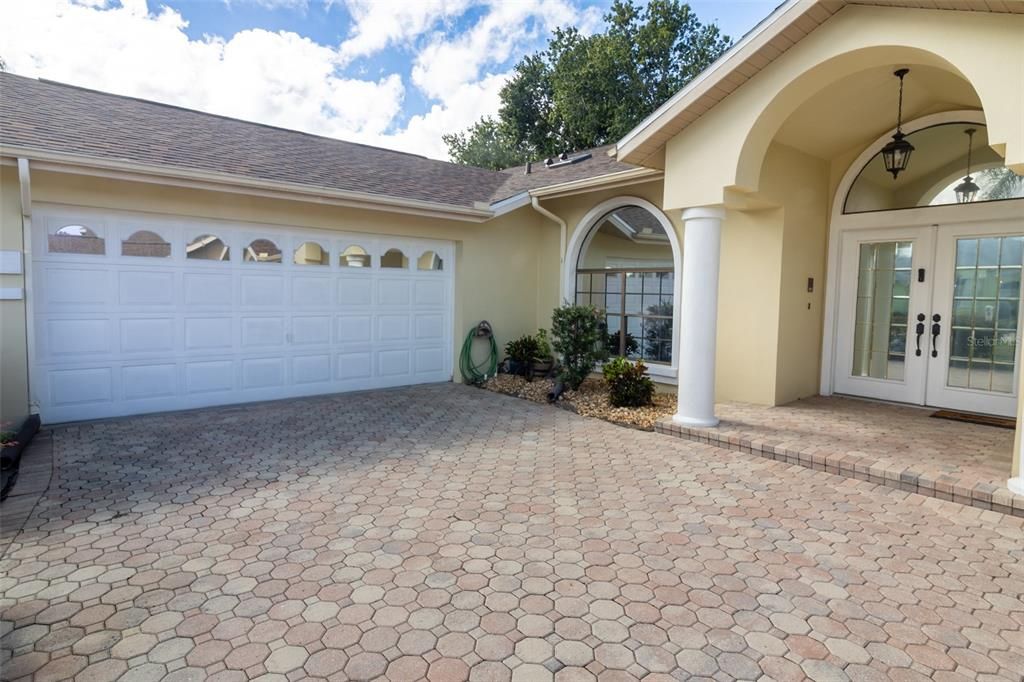 合同活跃: $345,000 (3 贝兹, 2 浴室, 2133 平方英尺)