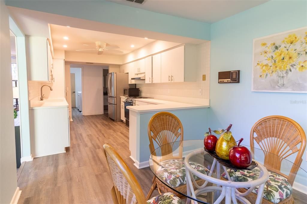 合同活跃: $345,000 (3 贝兹, 2 浴室, 2133 平方英尺)