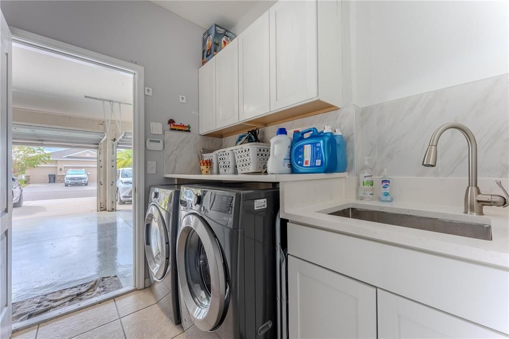 Под контрактом: $3,000 (4 спален, 3 ванн, 2420 Квадратных фут)