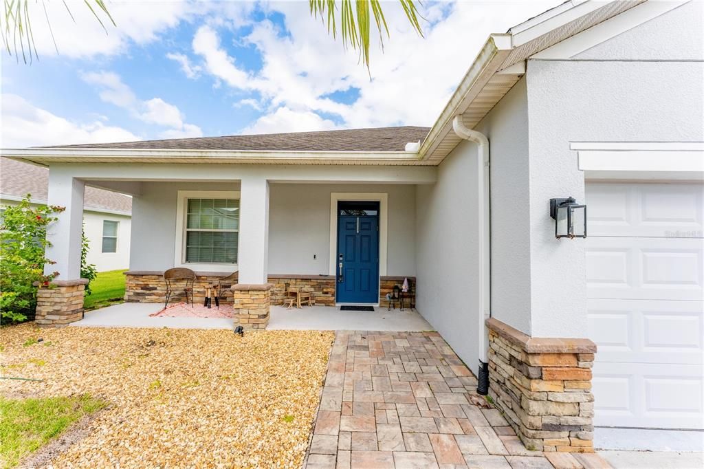 Под контрактом: $3,000 (4 спален, 3 ванн, 2420 Квадратных фут)