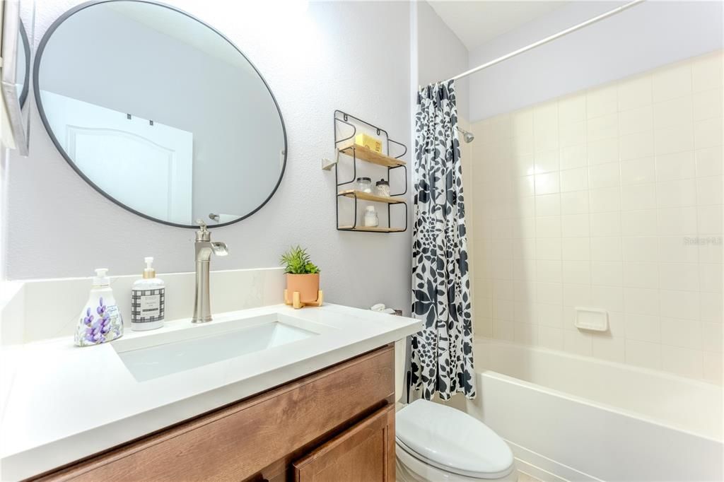 Под контрактом: $3,000 (4 спален, 3 ванн, 2420 Квадратных фут)