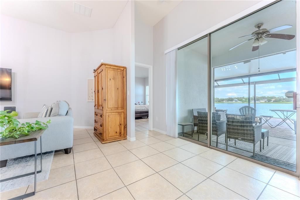 Под контрактом: $3,000 (4 спален, 3 ванн, 2420 Квадратных фут)