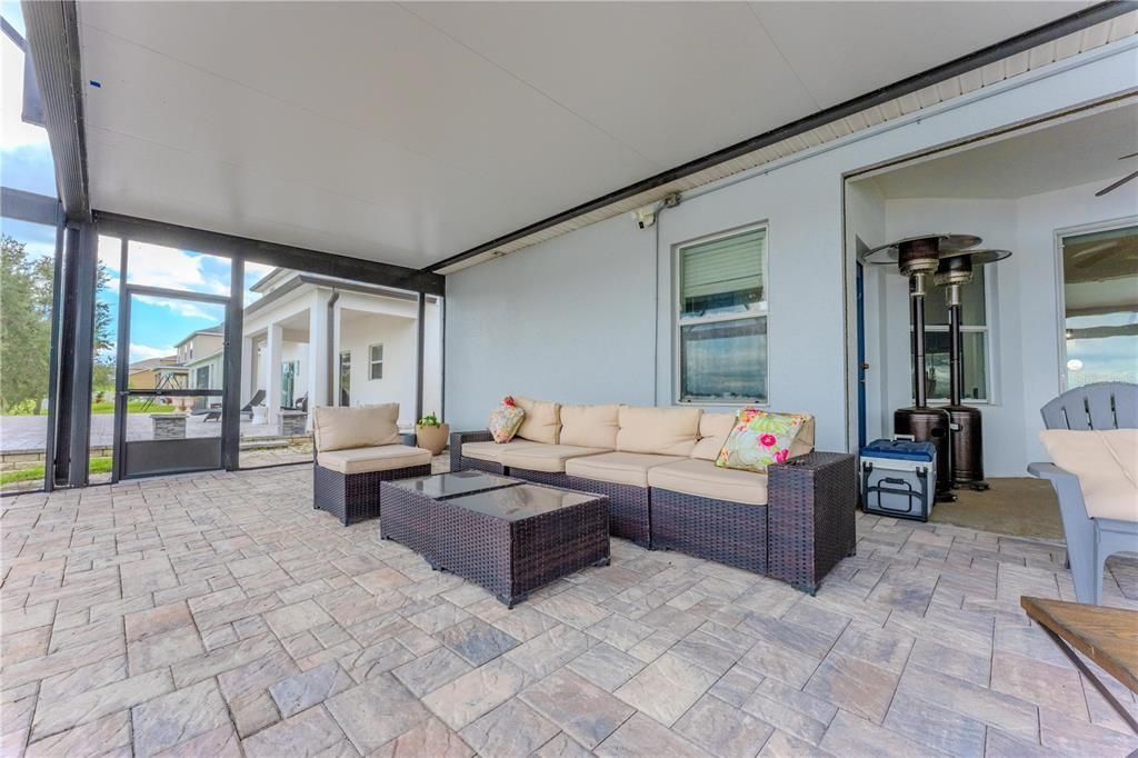 Под контрактом: $3,000 (4 спален, 3 ванн, 2420 Квадратных фут)