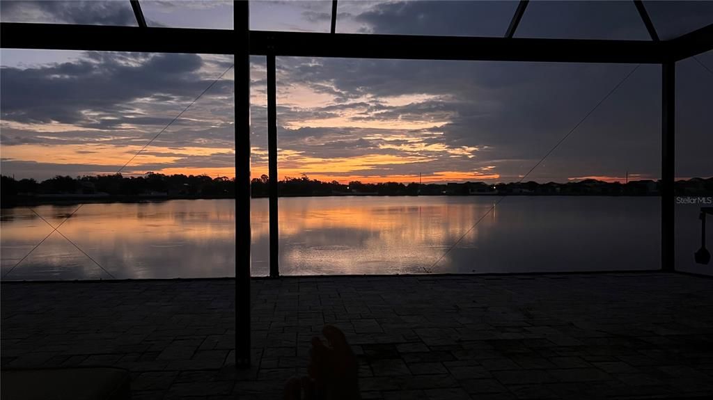 Под контрактом: $3,000 (4 спален, 3 ванн, 2420 Квадратных фут)