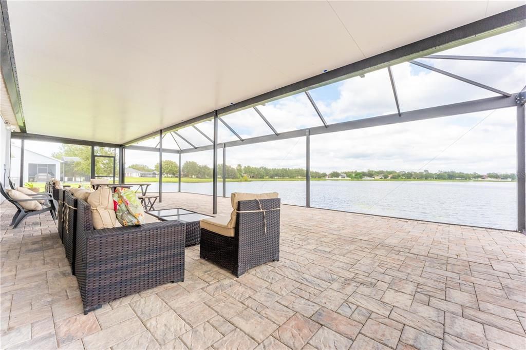 Под контрактом: $3,000 (4 спален, 3 ванн, 2420 Квадратных фут)