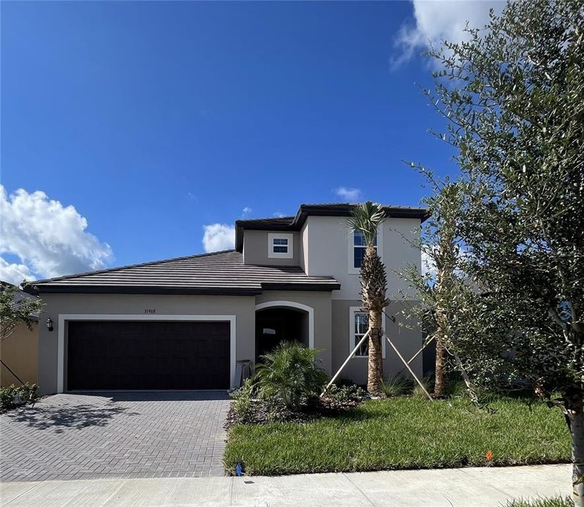 Vendido Recientemente: $350,000 (3 camas, 3 baños, 2366 Pies cuadrados)