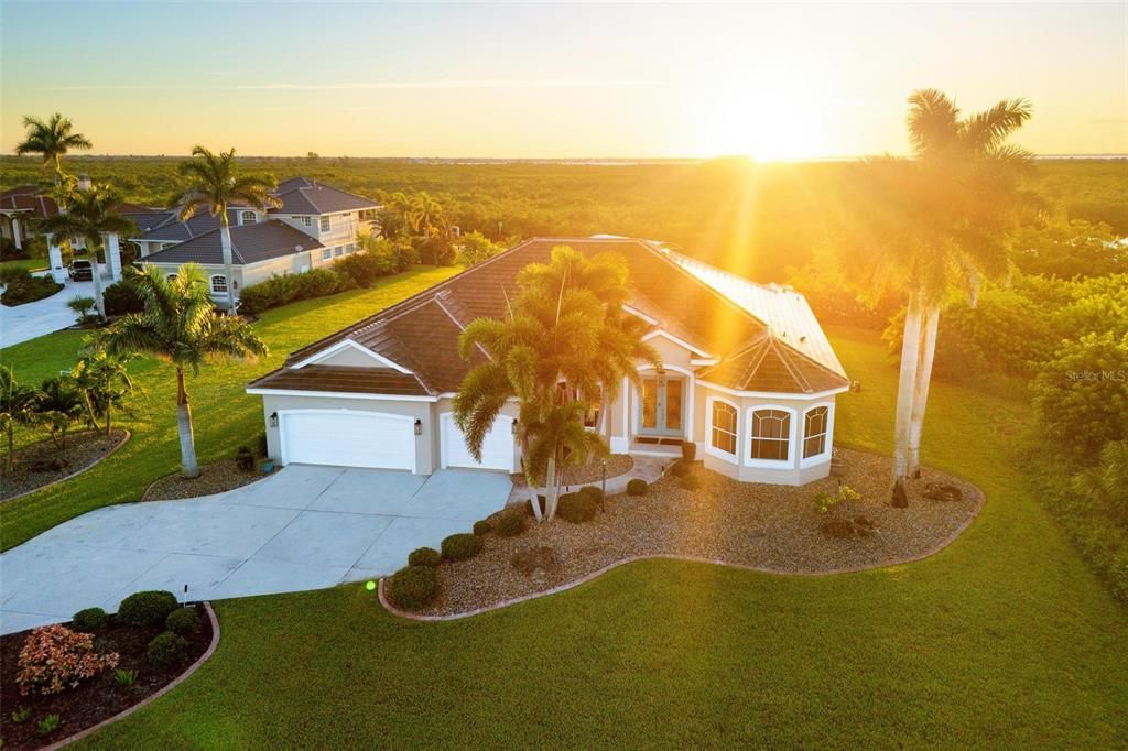 For Sale: $1,399,000 (4 beds, 3 baths, 3155 Square Feet)