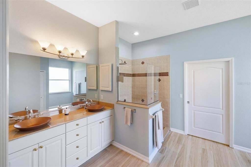 For Sale: $1,399,000 (4 beds, 3 baths, 3155 Square Feet)