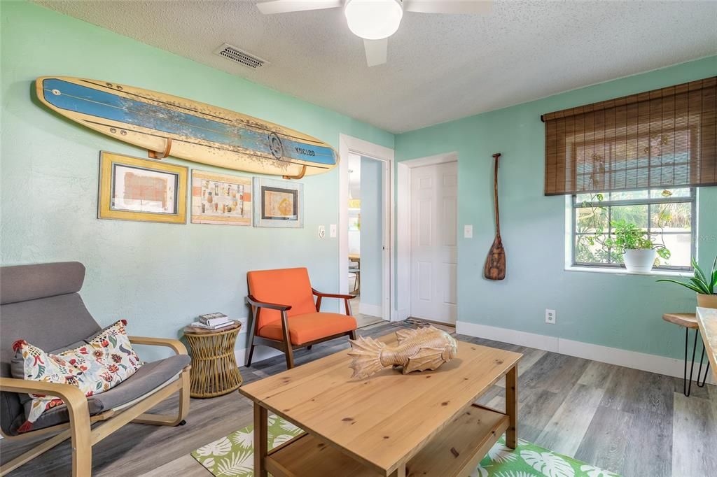 Active With Contract: $315,000 (3 beds, 2 baths, 1354 Square Feet)