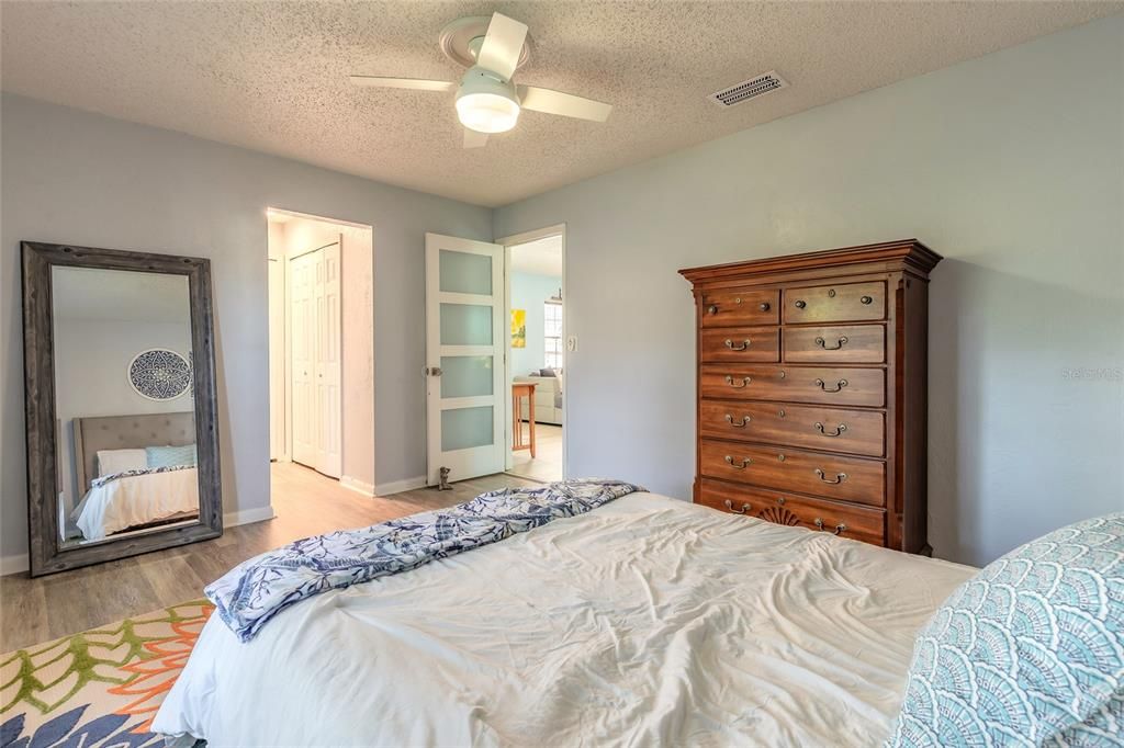 Active With Contract: $315,000 (3 beds, 2 baths, 1354 Square Feet)