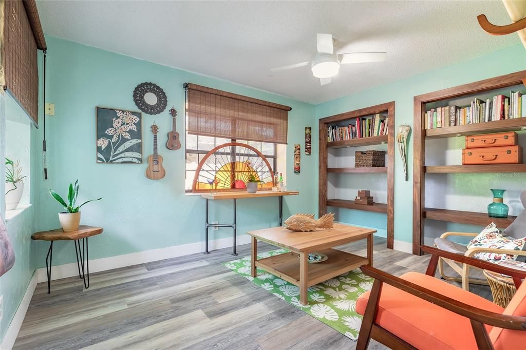 Active With Contract: $315,000 (3 beds, 2 baths, 1354 Square Feet)