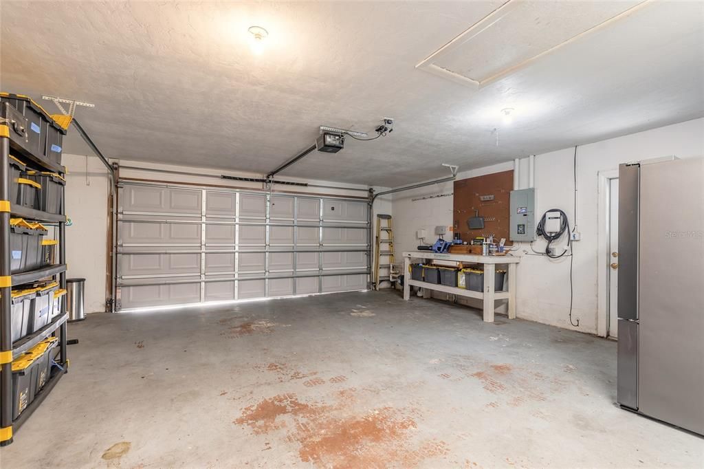 Active With Contract: $315,000 (3 beds, 2 baths, 1354 Square Feet)