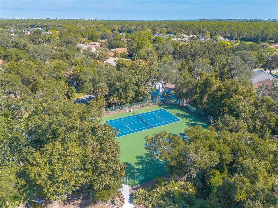 Active With Contract: $315,000 (3 beds, 2 baths, 1354 Square Feet)