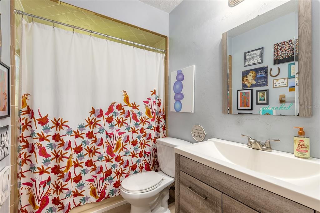 Active With Contract: $315,000 (3 beds, 2 baths, 1354 Square Feet)