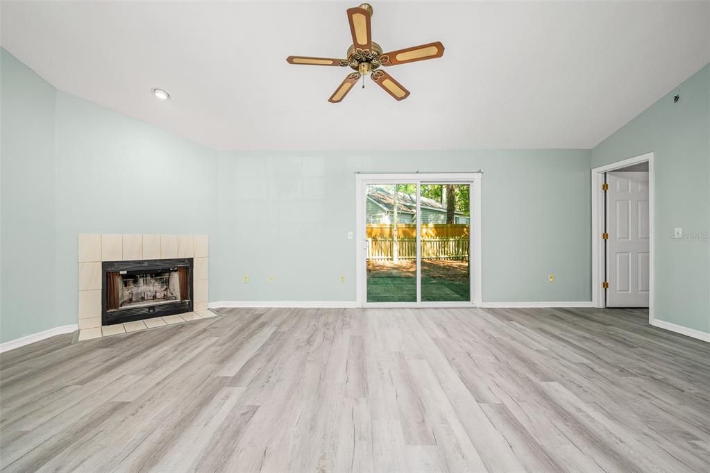 Active With Contract: $275,000 (3 beds, 2 baths, 1340 Square Feet)