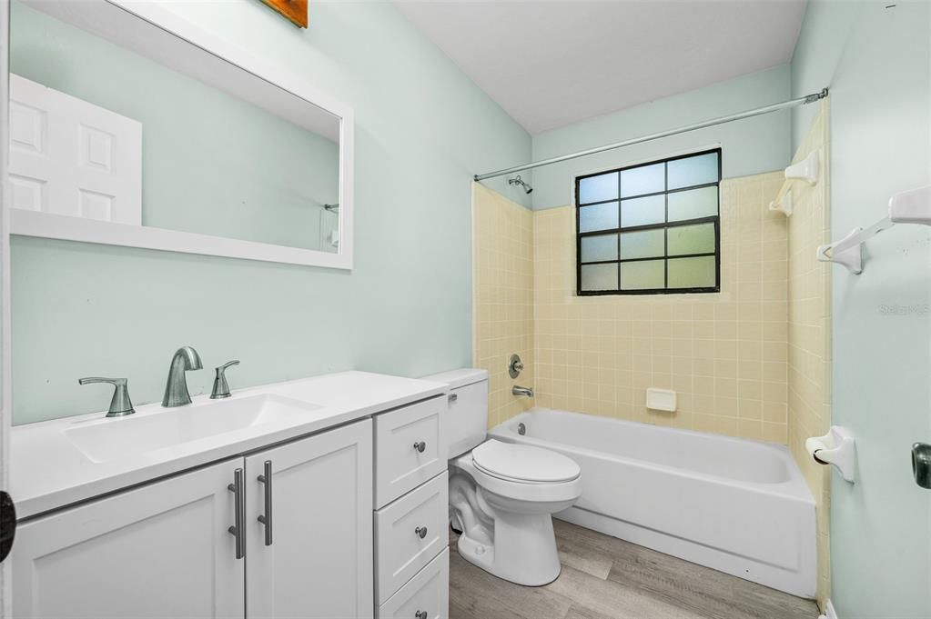 Active With Contract: $275,000 (3 beds, 2 baths, 1340 Square Feet)