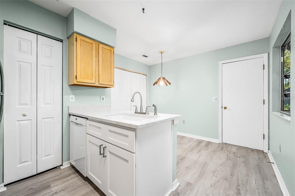 Active With Contract: $275,000 (3 beds, 2 baths, 1340 Square Feet)