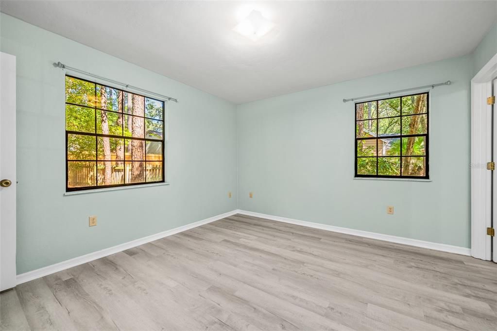 Active With Contract: $275,000 (3 beds, 2 baths, 1340 Square Feet)