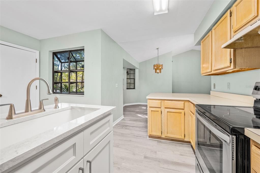 Active With Contract: $275,000 (3 beds, 2 baths, 1340 Square Feet)