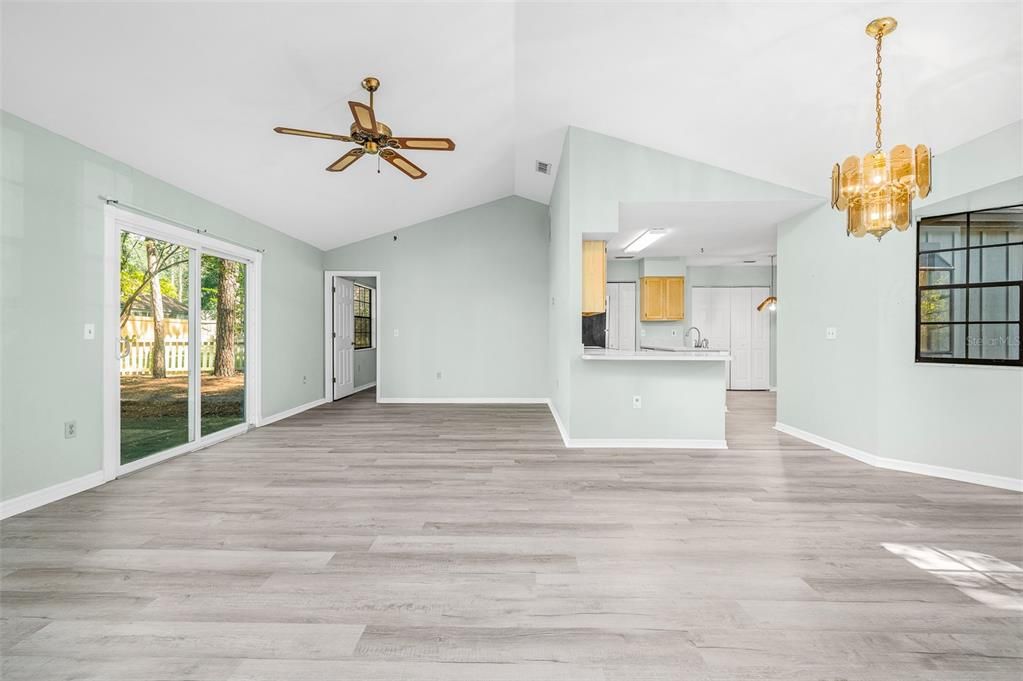 Active With Contract: $275,000 (3 beds, 2 baths, 1340 Square Feet)