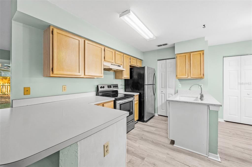 Active With Contract: $275,000 (3 beds, 2 baths, 1340 Square Feet)