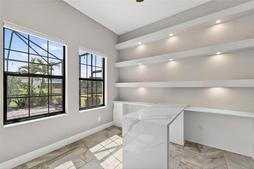 En Venta: $995,000 (4 camas, 3 baños, 2680 Pies cuadrados)