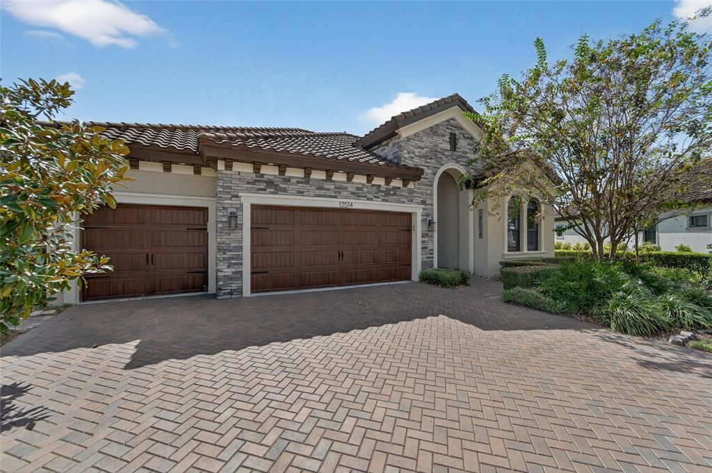 En Venta: $995,000 (4 camas, 3 baños, 2680 Pies cuadrados)