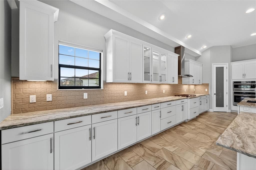 En Venta: $995,000 (4 camas, 3 baños, 2680 Pies cuadrados)