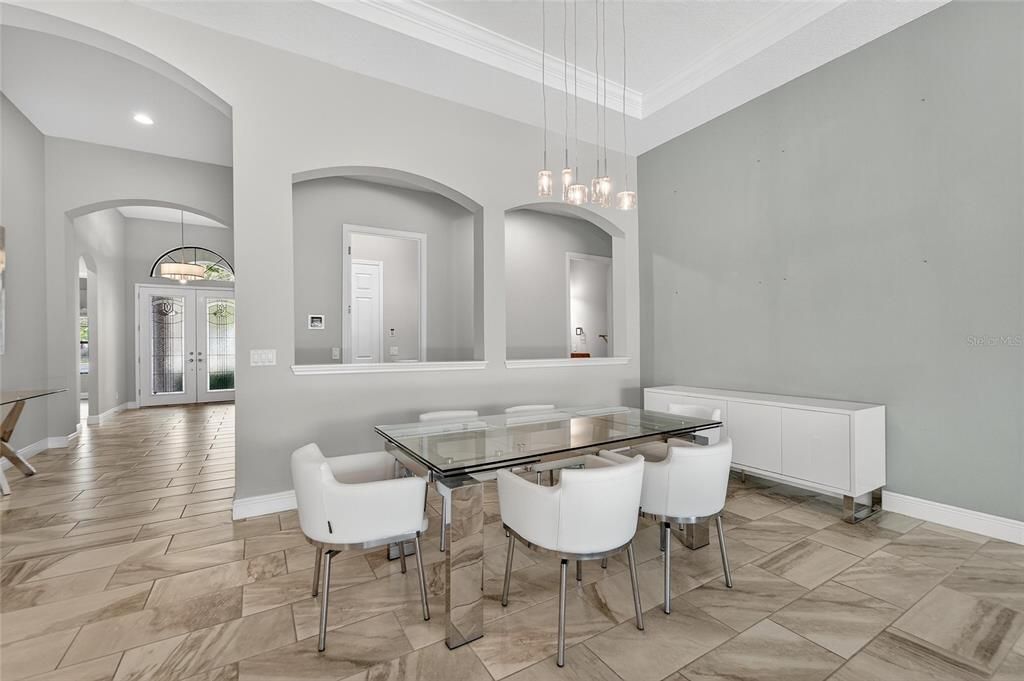 En Venta: $995,000 (4 camas, 3 baños, 2680 Pies cuadrados)