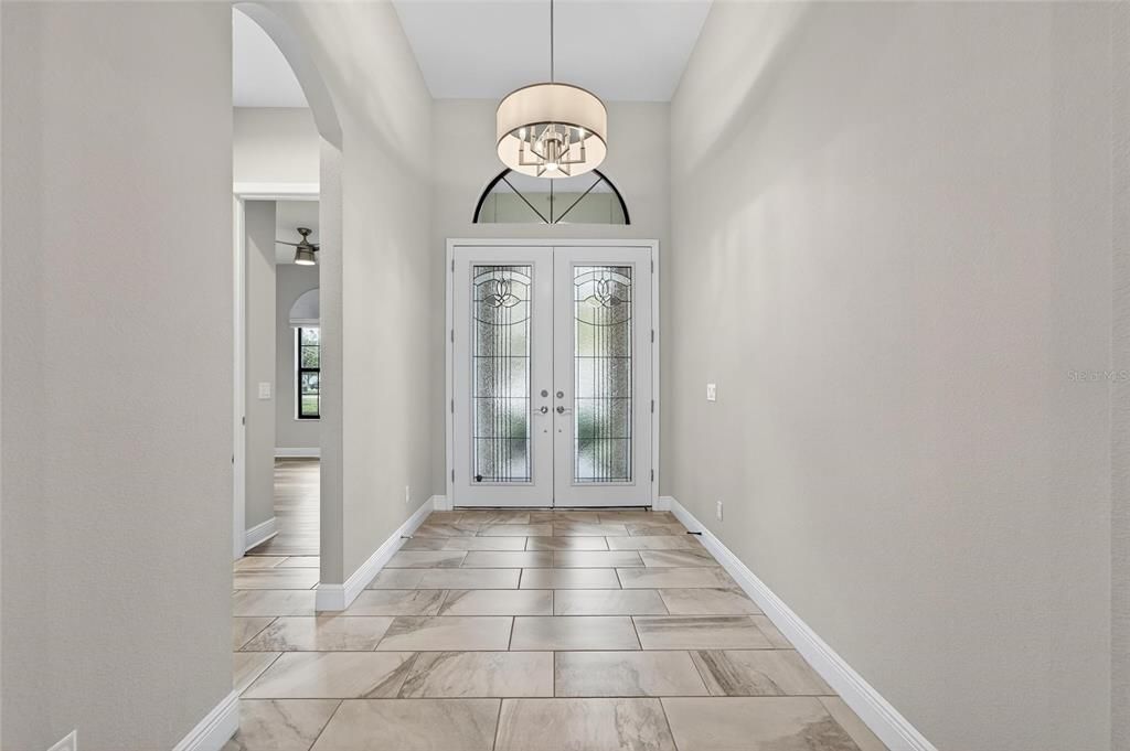 En Venta: $995,000 (4 camas, 3 baños, 2680 Pies cuadrados)