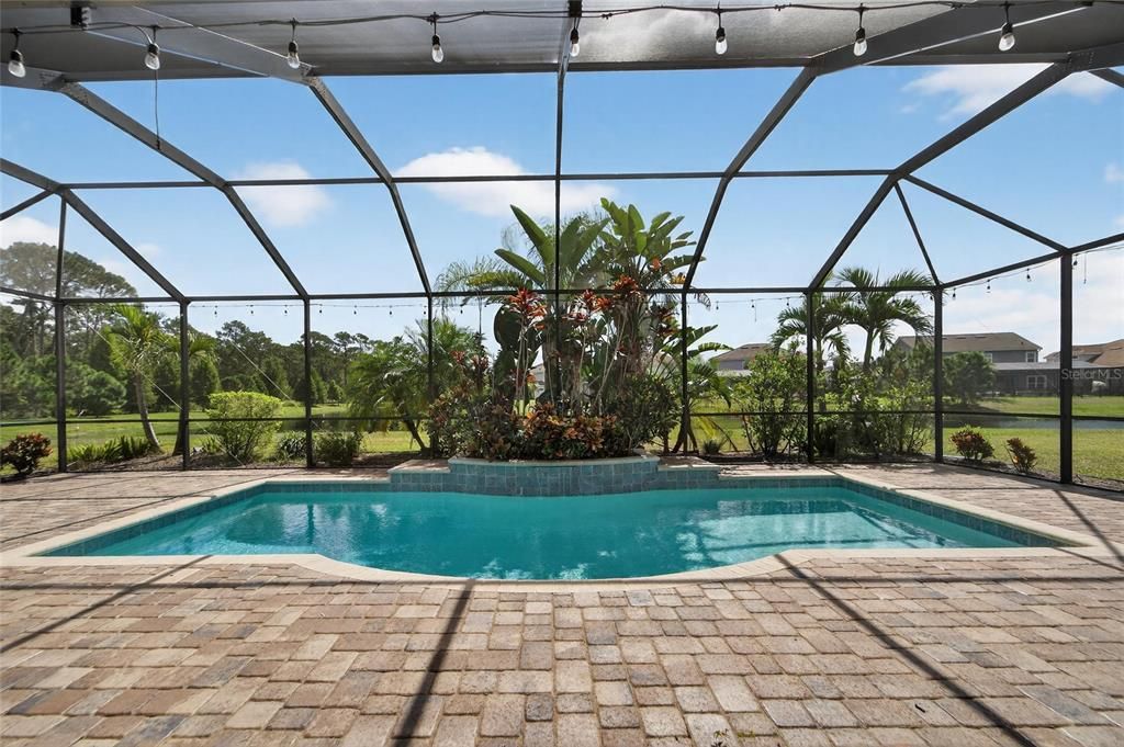 En Venta: $995,000 (4 camas, 3 baños, 2680 Pies cuadrados)