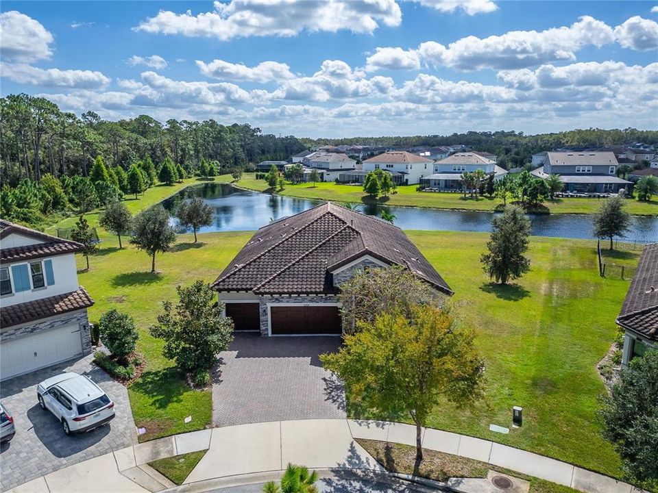 En Venta: $995,000 (4 camas, 3 baños, 2680 Pies cuadrados)