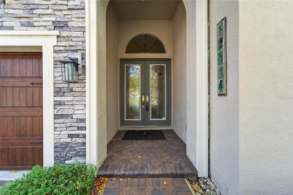 En Venta: $995,000 (4 camas, 3 baños, 2680 Pies cuadrados)