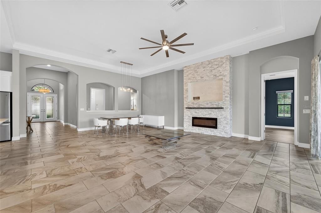 En Venta: $995,000 (4 camas, 3 baños, 2680 Pies cuadrados)