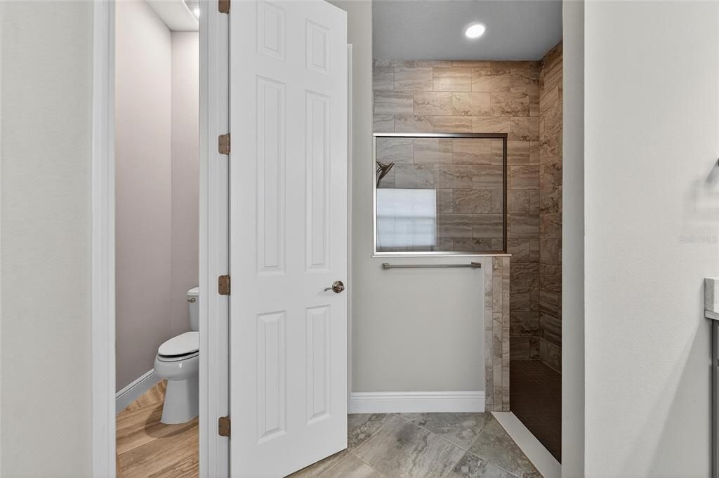 En Venta: $995,000 (4 camas, 3 baños, 2680 Pies cuadrados)