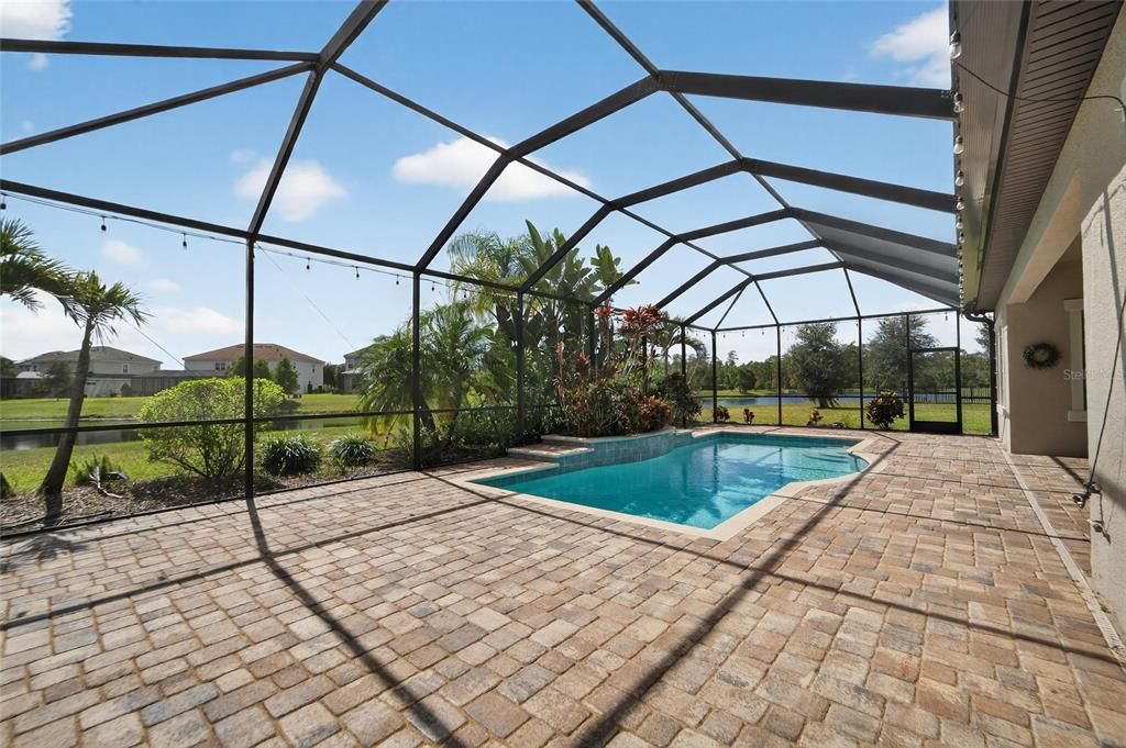 En Venta: $995,000 (4 camas, 3 baños, 2680 Pies cuadrados)