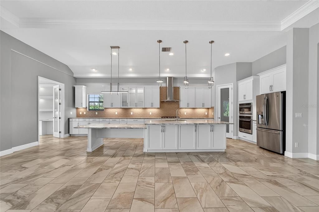 En Venta: $995,000 (4 camas, 3 baños, 2680 Pies cuadrados)