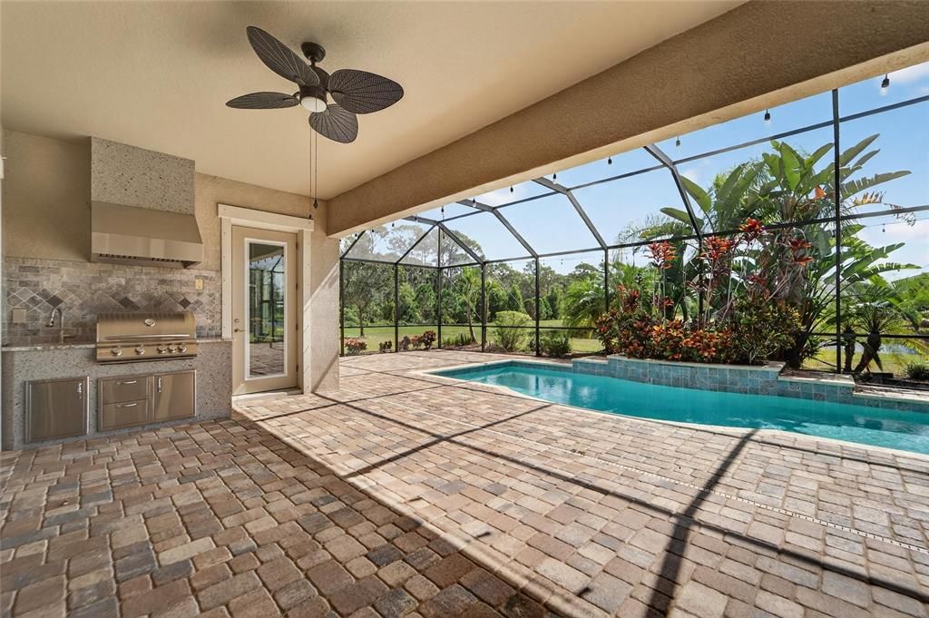 En Venta: $995,000 (4 camas, 3 baños, 2680 Pies cuadrados)