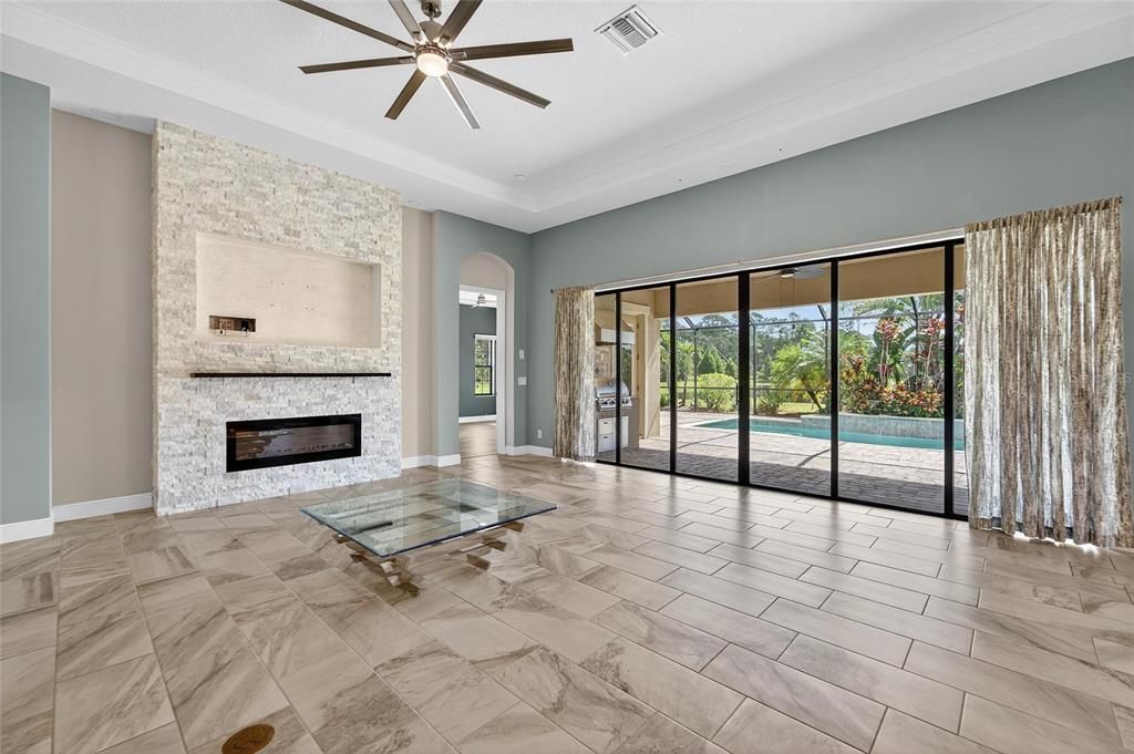 En Venta: $995,000 (4 camas, 3 baños, 2680 Pies cuadrados)