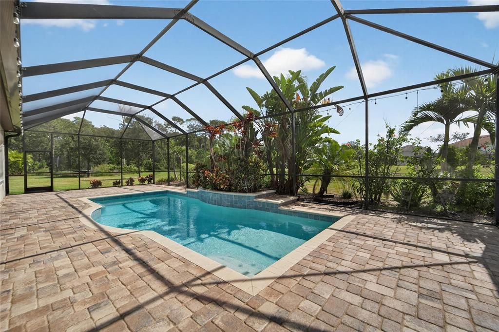 En Venta: $995,000 (4 camas, 3 baños, 2680 Pies cuadrados)