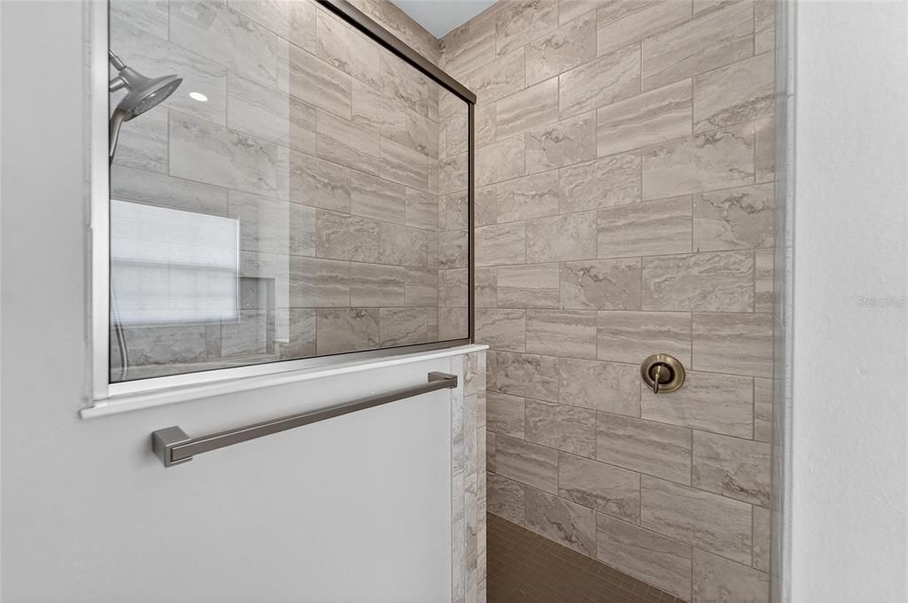 En Venta: $995,000 (4 camas, 3 baños, 2680 Pies cuadrados)