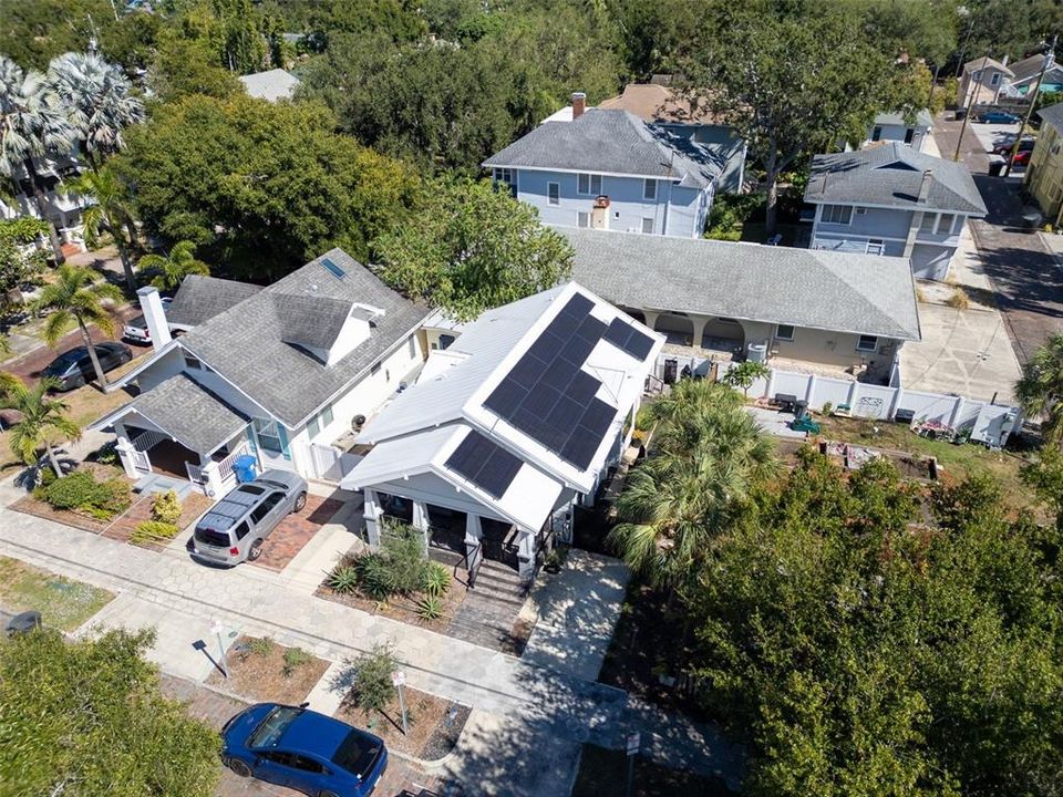 合同活跃: $749,000 (2 贝兹, 2 浴室, 982 平方英尺)