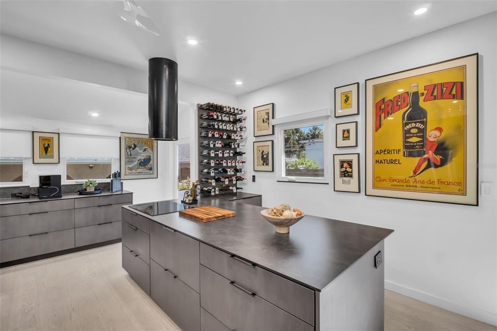 合同活跃: $749,000 (2 贝兹, 2 浴室, 982 平方英尺)