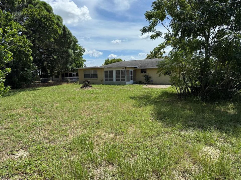 合同活跃: $219,900 (2 贝兹, 2 浴室, 1246 平方英尺)