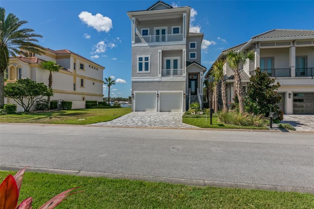 For Sale: $1,749,000 (4 beds, 4 baths, 4487 Square Feet)