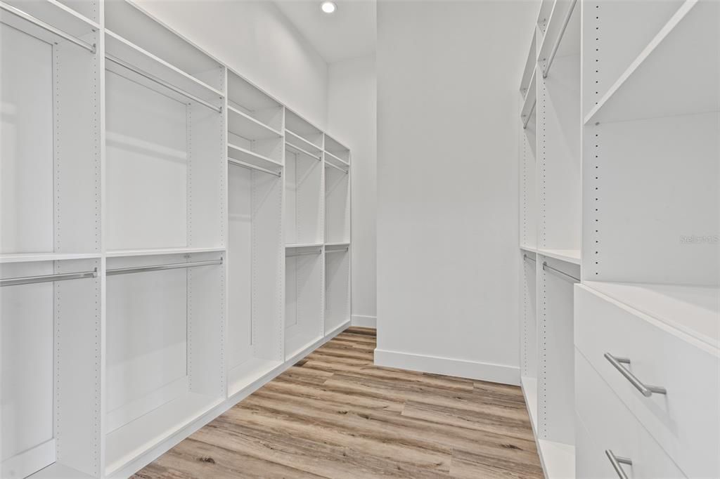 For Sale: $1,749,000 (4 beds, 4 baths, 4487 Square Feet)